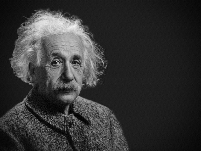 Co studiował Albert Einstein?